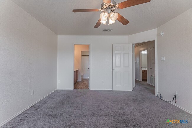 Building Photo - 2406 Waterfall Dr