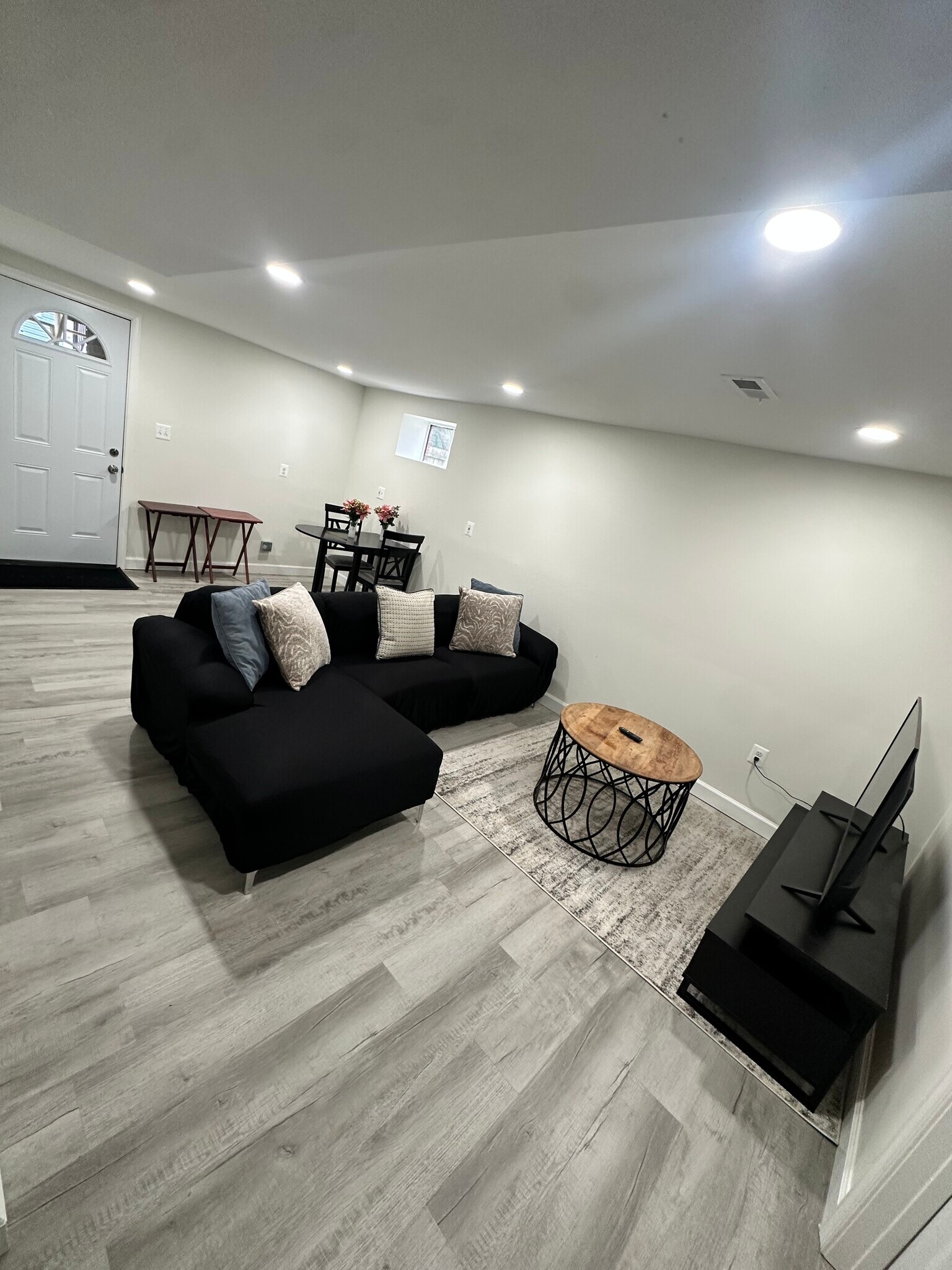 Building Photo - 8303 Navahoe Dr