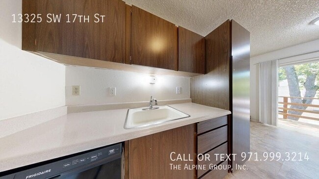 Building Photo - 13325 SW 17th St