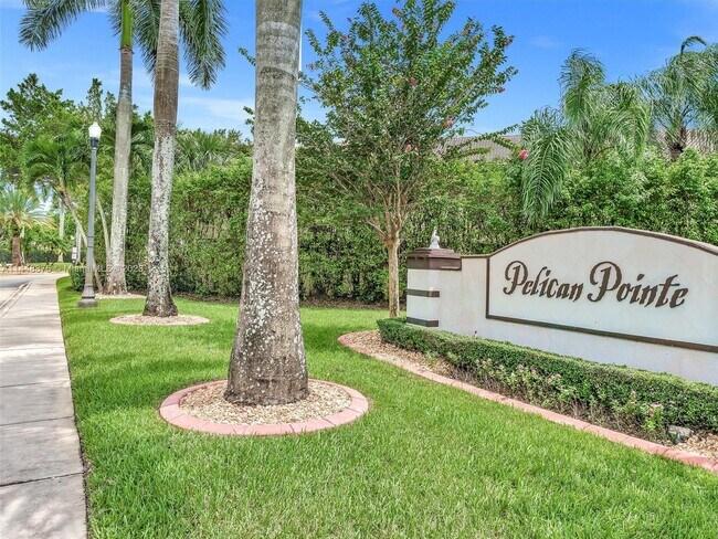 Building Photo - 326 SW 120th Ave