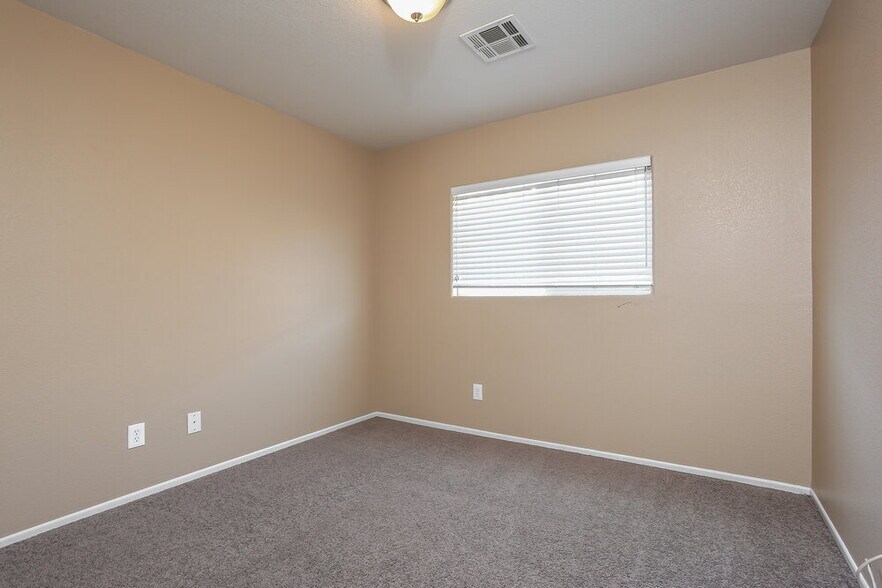 Building Photo - 4973 Blue Marlin Ave