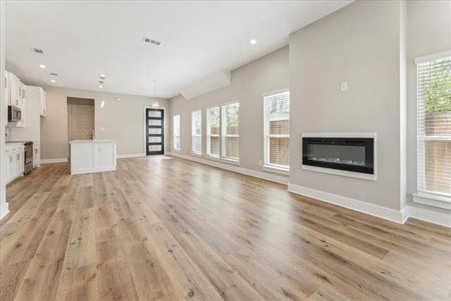 Building Photo - 2811 Harston St