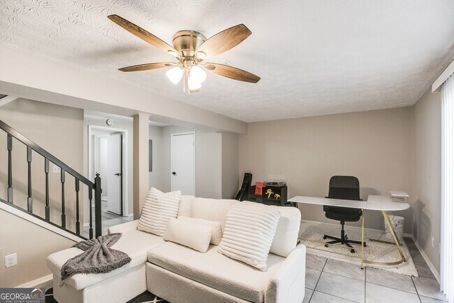 Building Photo - 6413 Wedgewood Trce