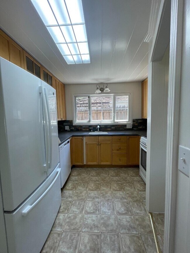 Building Photo - 501 Palmer Ln