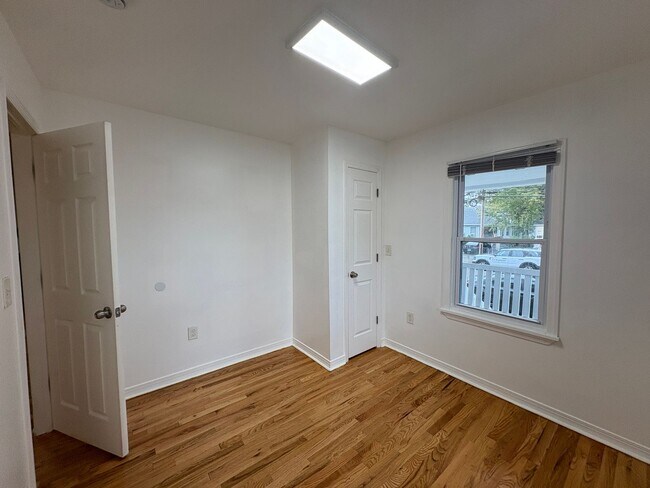 Building Photo - 425 Drummond Ave