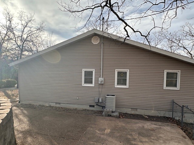 Building Photo - 216 Day Dr