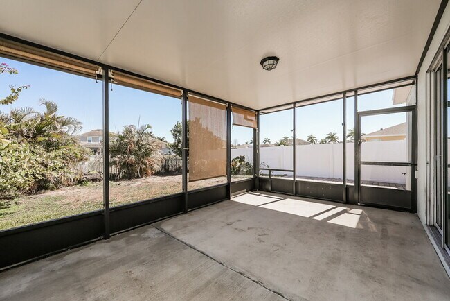 Building Photo - 568 Vista Ridge Dr