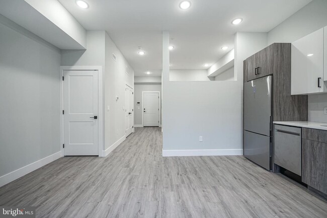 Building Photo - 845 N 15th St