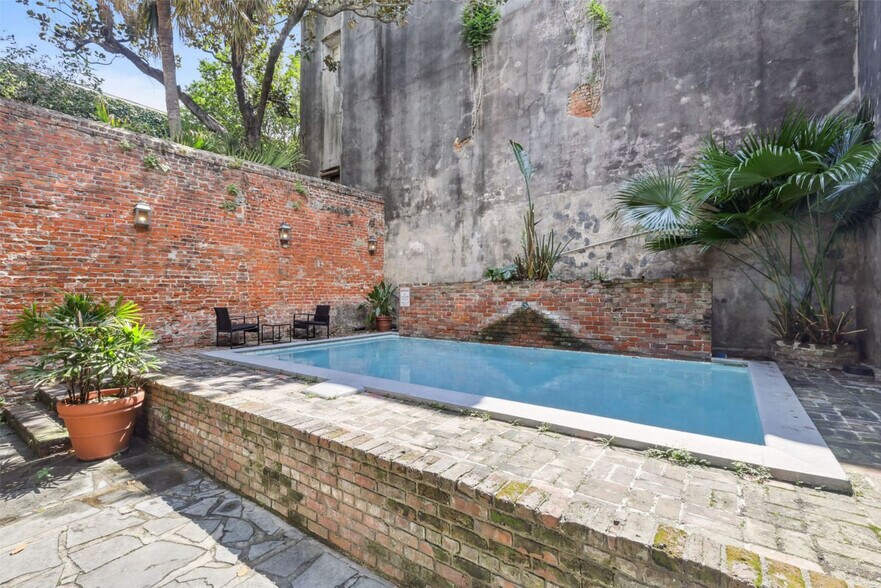 Building Photo - 508 Chartres St