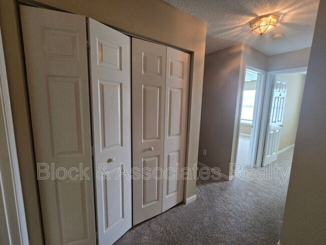 Building Photo - 210 Brittany Way