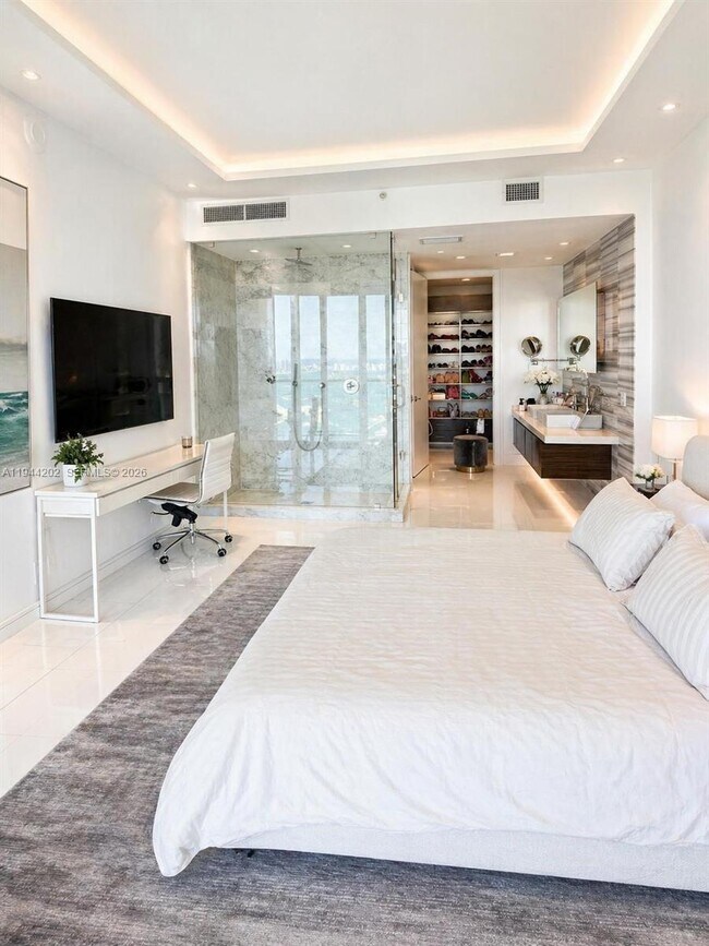Building Photo - 1100 Biscayne Blvd