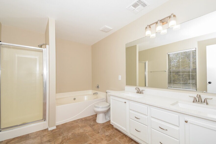 Building Photo - 15331 W Cameron Cir