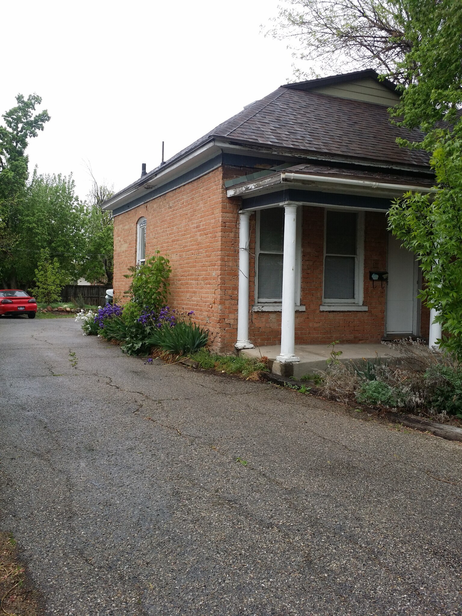 Building Photo - 534 Windsor St E