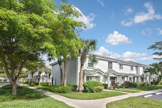 Building Photo - 10100 Poppy Hill Dr
