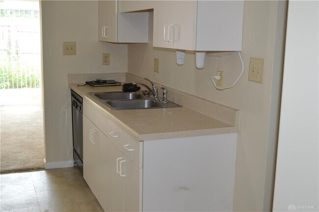 Building Photo - 1217 Robbins Run Ct