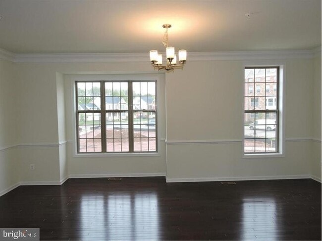 Building Photo - 43112 India Wharf Sq