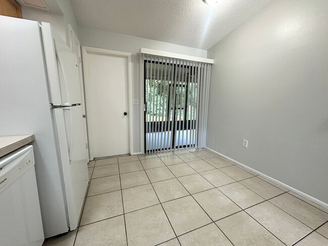 Building Photo - 1710 Ridgewood Ln