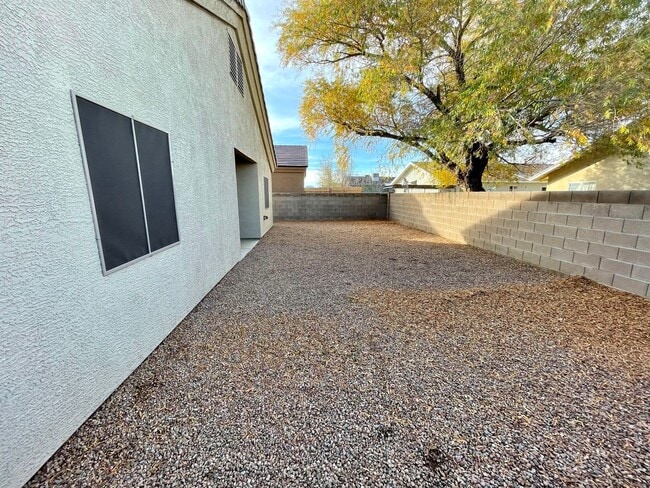 Building Photo - Beautiful 3 Bedroom Home in Central Kingman!
