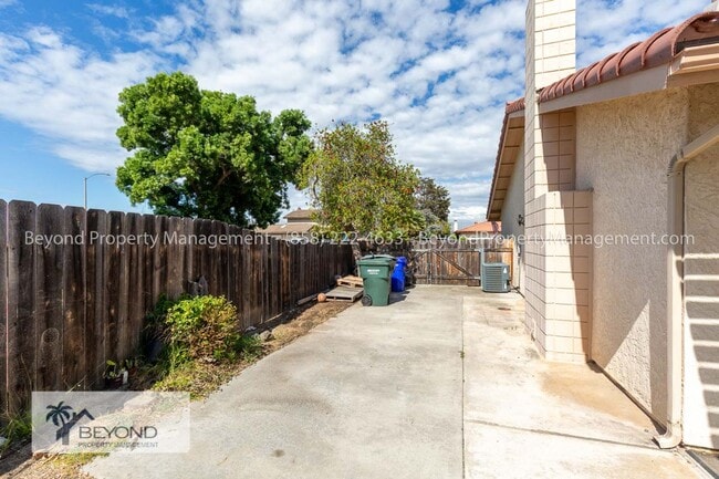 Building Photo - STYLISHLY UPGRADED 4BD HOME – PET FRIENDLY...