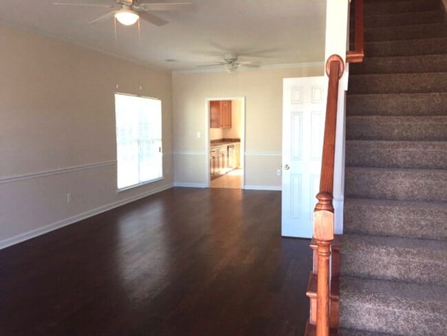 Building Photo - 913 Cabot Cove