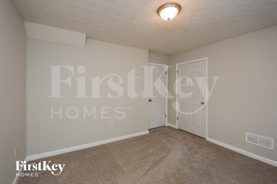 Building Photo - 160 Creekstone Ct