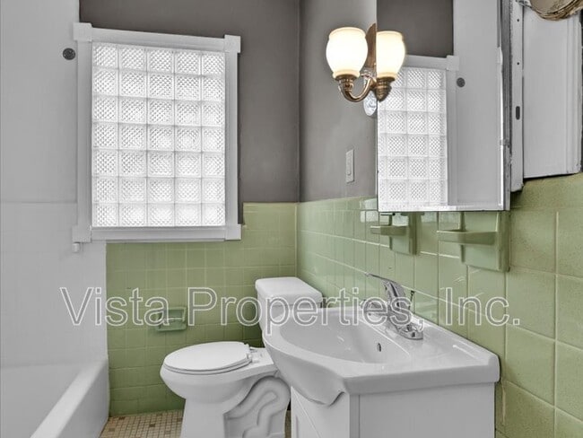 Building Photo - 3220 Grant Ave