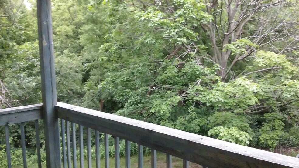 Building Photo - 2006 NW Hickory Ln