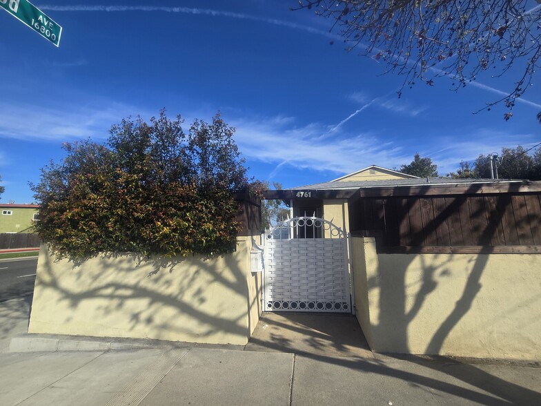 Building Photo - 4761 W 169th St