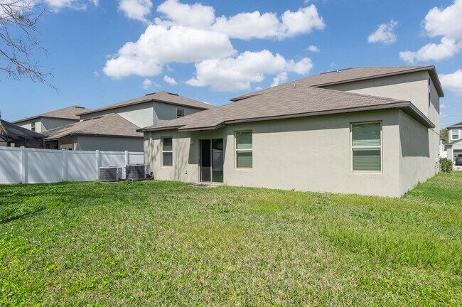 Building Photo - Spacious 5-Bed Touchstone Home – Primary Suite Downstairs, 2-Car Garage