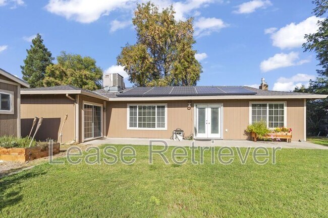 Building Photo - 1244 Royal Oaks Dr