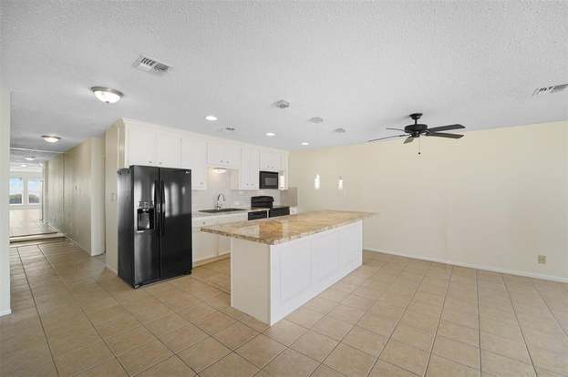Building Photo - 8416 Seawall Blvd