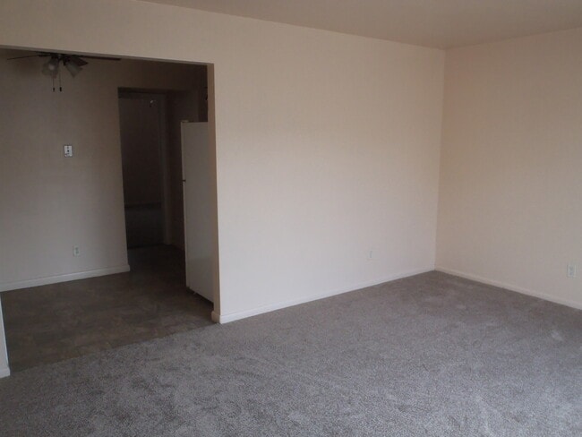 Building Photo - 4501 rushmore Dr NE