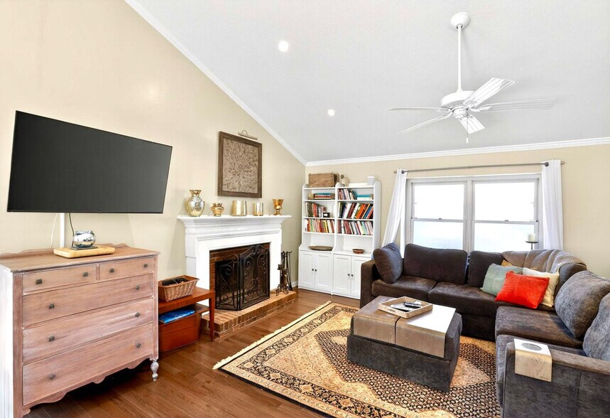 Building Photo - 6 Hunters Ridge Dr