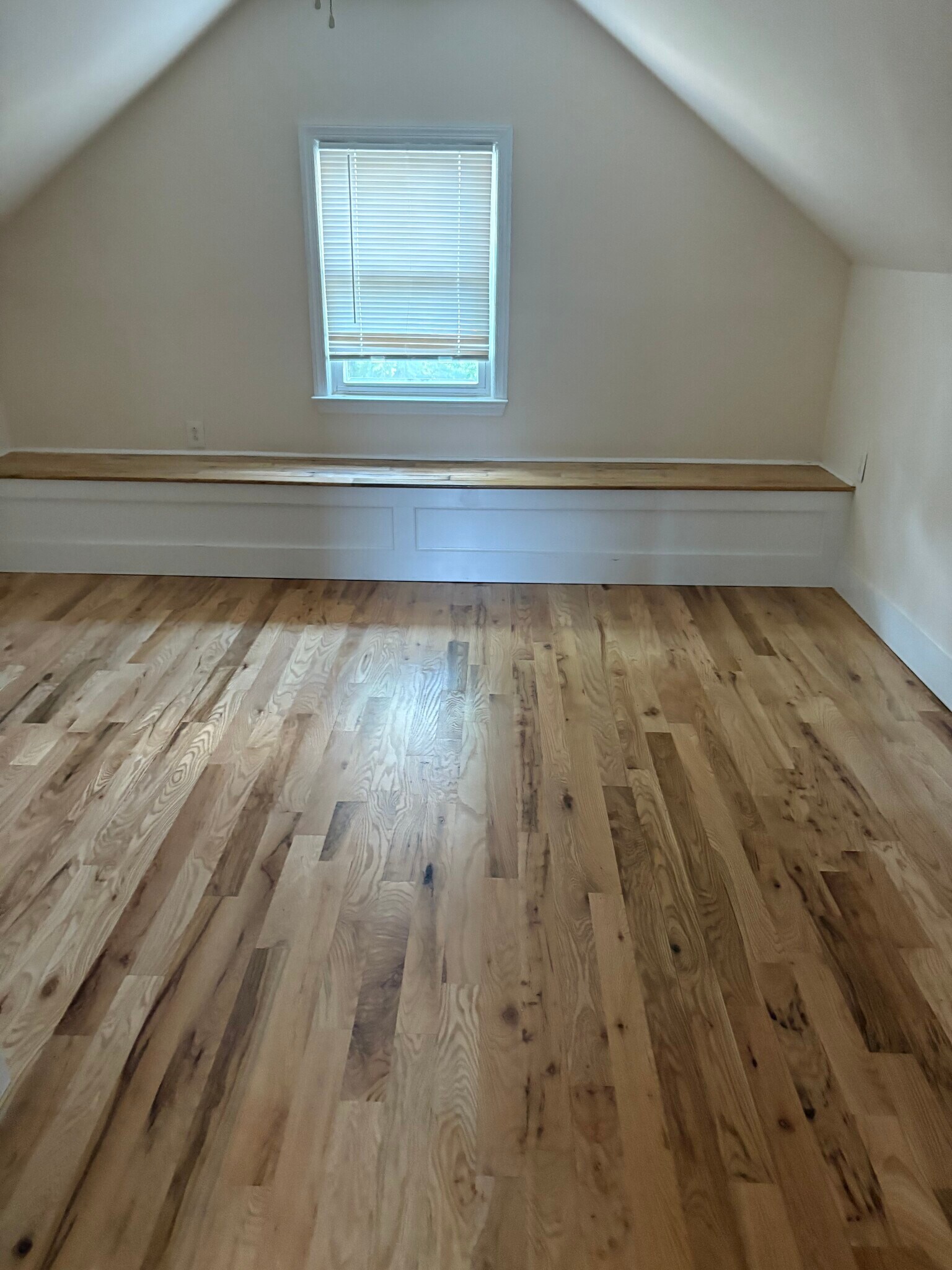 Building Photo - 634 W Broad St