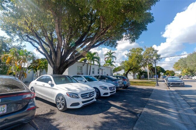 Building Photo - 1840 Fillmore St