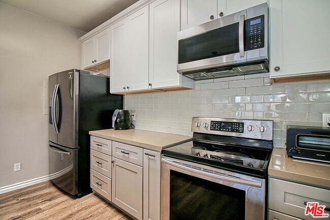 Building Photo - 400 La Fayette Park Pl