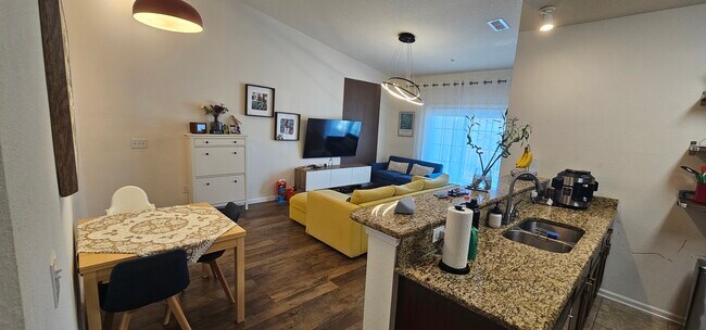 Building Photo - 4911 Key Lime Dr