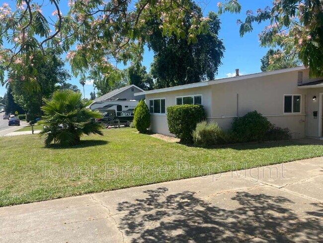 Building Photo - 8255 Oahu Dr
