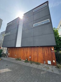 Building Photo - Modern 2 bed 2 bath townhome in Eastlake w...