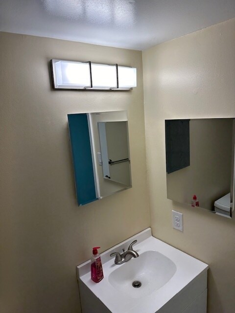 Building Photo - 3315 Johns Ct