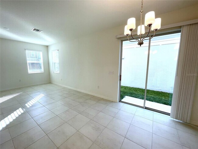 Building Photo - 718 Overpool Ave