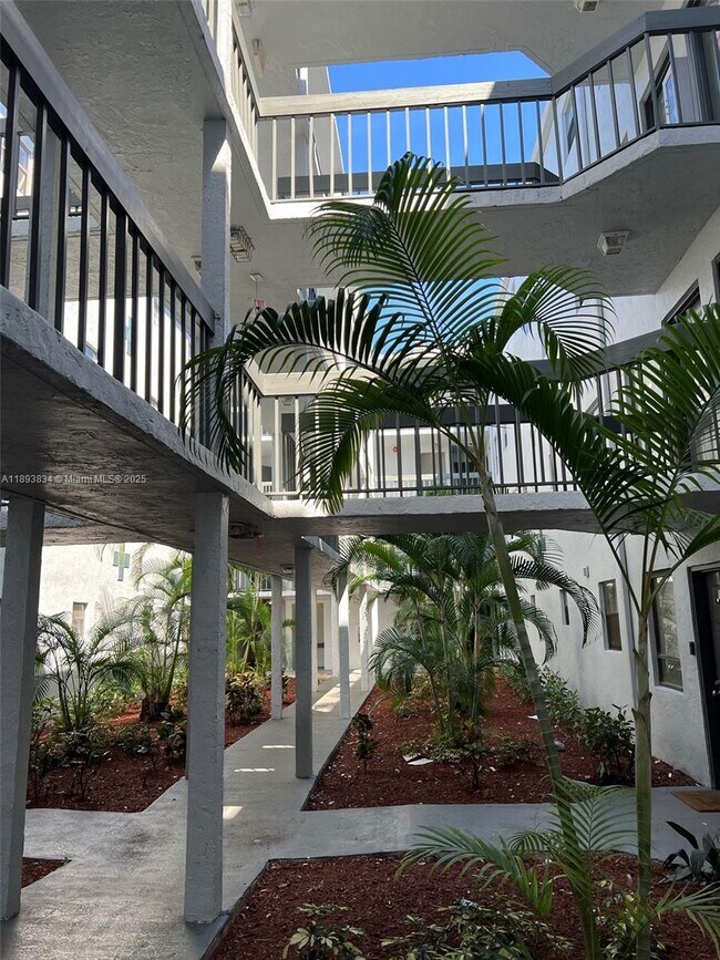 Building Photo - 1900 N Congress Ave