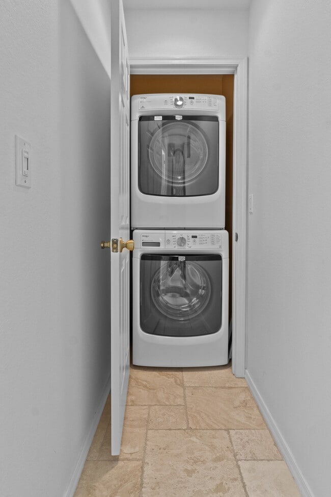 Building Photo - 9708 E Via Linda