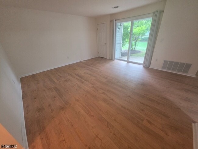 Building Photo - 87 Junco Ct