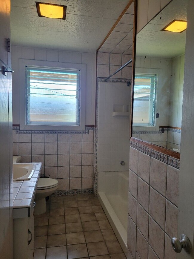 Building Photo - Beautiful 3BD 2BA in Waiakea Area