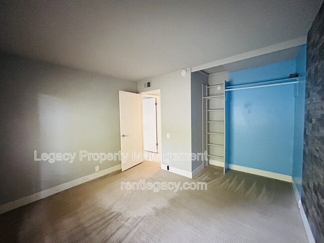 Building Photo - 134 Hartnell Pl