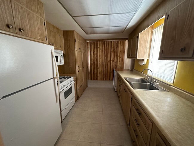 Building Photo - Gorgeous Manufactured Home