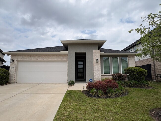 Building Photo - 2314 Cool Grns St