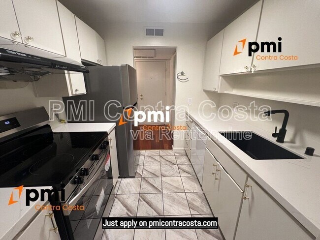 Building Photo - 470 N Civic Dr