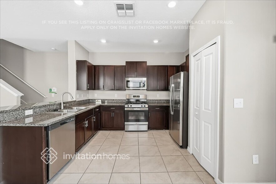 Building Photo - 8471 Druid Oaks Ln